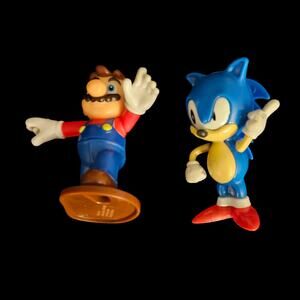 Vintage 1992 Sega Sonic the Hedgehog & Nintendo Mario PVC Figures Lot of 2
